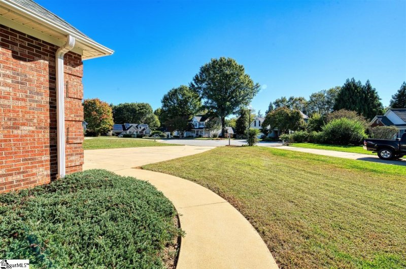 Property image 3 at 6 Tolland Court, Simpsonville, SC 29681