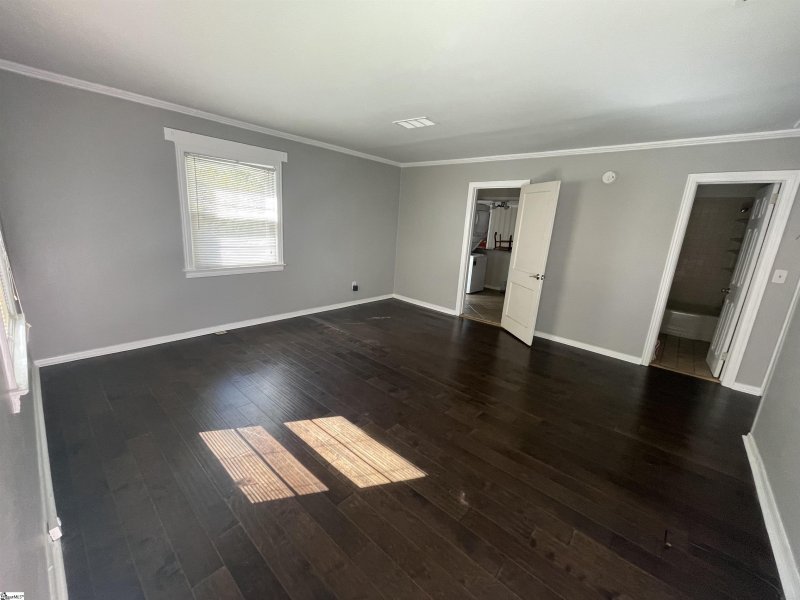 Property image 3 at 24 Foxhall Road, Greenville, SC 29605