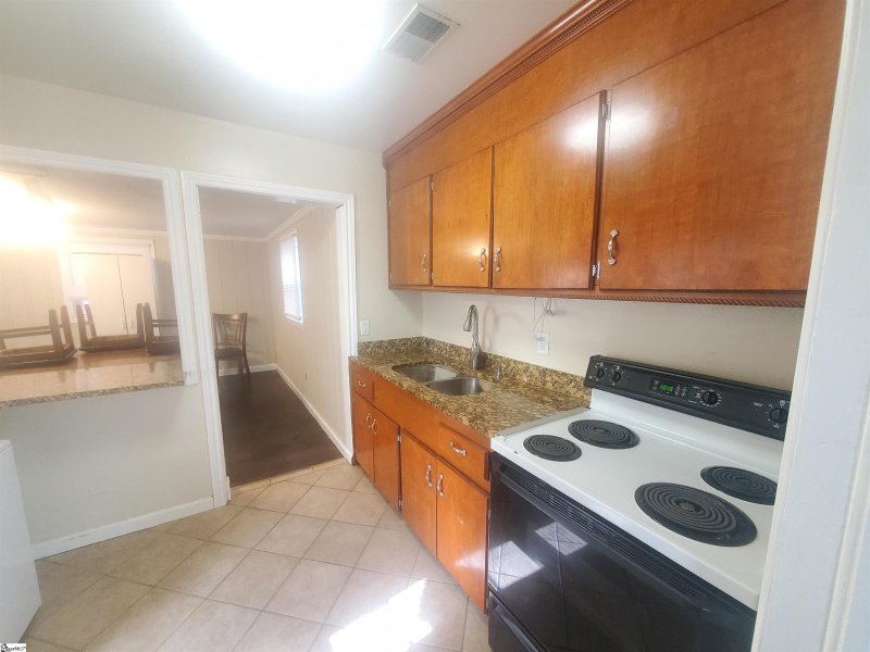 Property image 5 at 24 Foxhall Road, Greenville, SC 29605