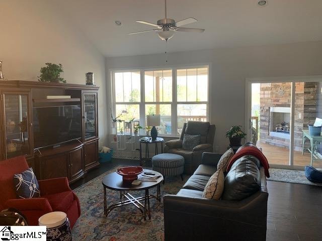 Property image 3 at 405 Shady Wood Court, Greer, SC 29651