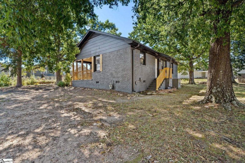 Property image 4 at 101 Swinton Drive, Greenville, SC 29607