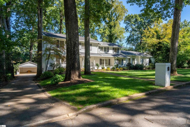 Property image 3 at 5 Chanticleer Drive, Greenville, SC 29605