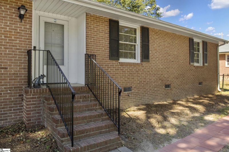 Property image 2 at 4009 Edwards Road, Taylors, SC 29687