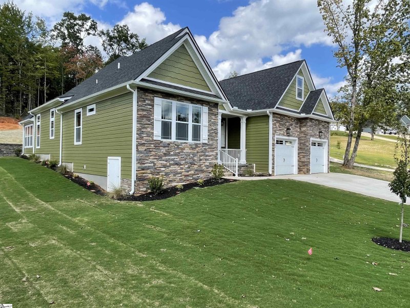 Property image 3 at 405 Navajo Court, Marietta, SC 29661