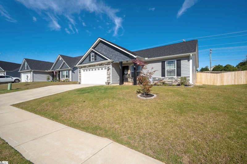 Property image 3 at 1000 Rosabella Lane, Greer, SC 29651