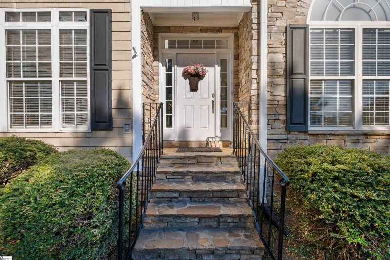 Property image 2 at 19 Meadowglen Place, Greer, SC 29651