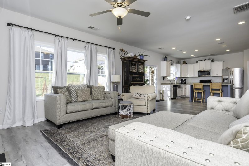 Property image 3 of 629 Grantleigh Drive in Wilson Farms, Duncan, SC 29334