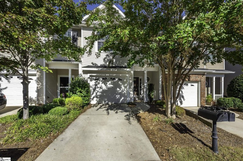 62 Bay Springs Drive