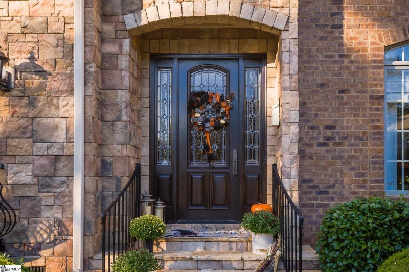 Property image 2 at 801 Brixton Circle, Simpsonville, SC 29681