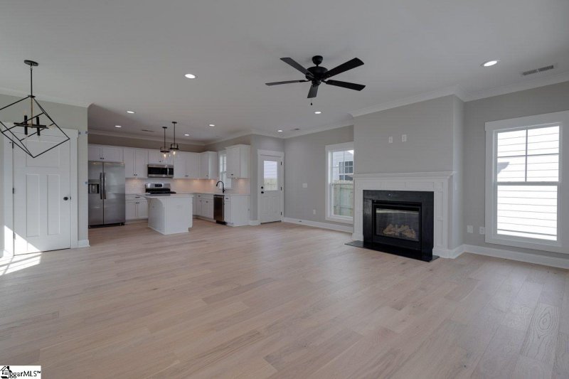 Property image 4 at 15 Logan Knoll Lane, Greenville, SC 29607