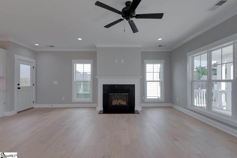 Property image 5 at 15 Logan Knoll Lane, Greenville, SC 29607