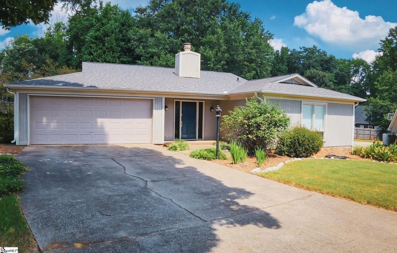 Property image 2 at 106 Germantown Court, Greer, SC 29650