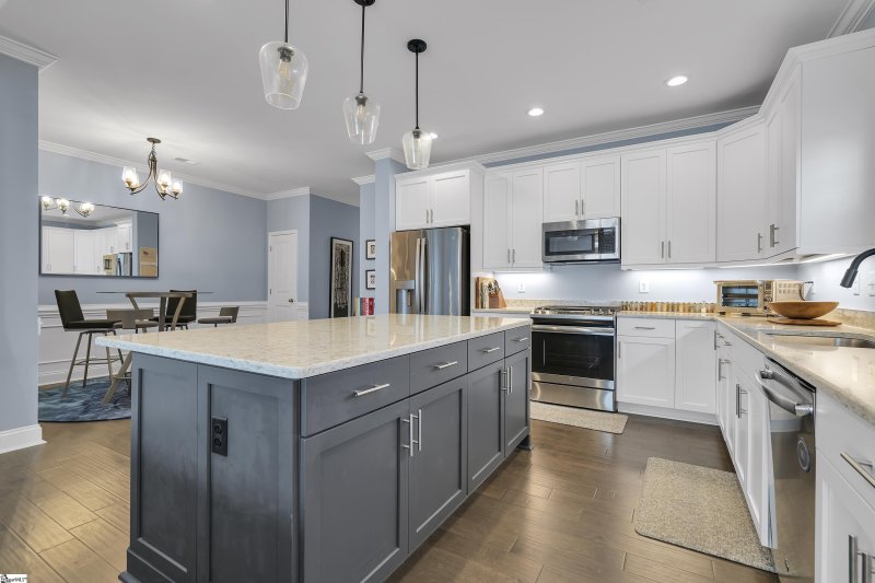 Property image 3 at 21 Peckham Street, Greenville, SC 29607