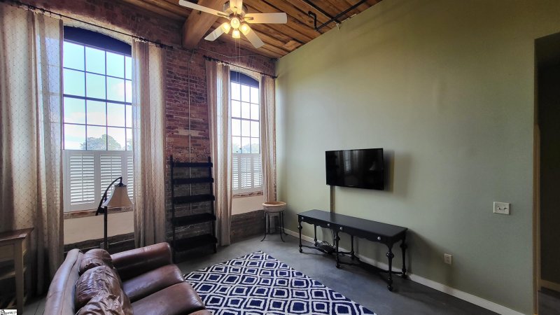 Property image 4 at 400 Mills Avenue, Greenville, SC 29605