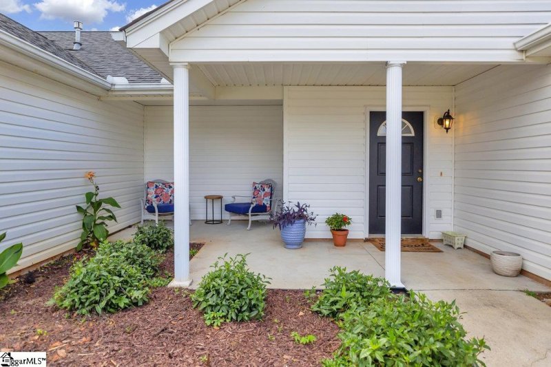 Property image 2 at 129 Saint James Court, Anderson, SC 29621