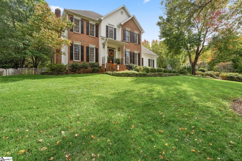 Property image 2 at 213 Holly Crest Circle, Simpsonville, SC 29861