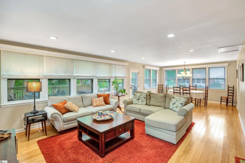 Property image 4 at 403 Knollwood Drive, Mauldin, SC 29662-2319