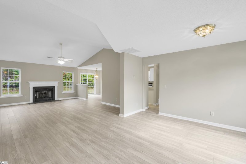 Property image 2 at 7 Ontario Court, Simpsonville, SC 29681