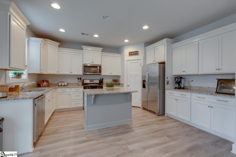 Property image 5 at 904 Lockhurst Drive, Simpsonville, SC 29681