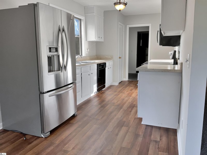 Property image 4 at 1004 Pine Oak Way, Taylors, SC 29687