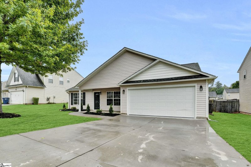 Property image 2 at 37 Brisbane Drive, Fountain Inn, SC 29644