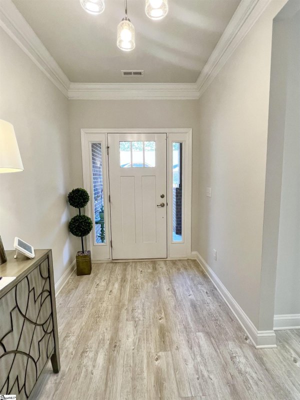 Property image 2 at 3 Starlight Drive, Greenville, SC 29605