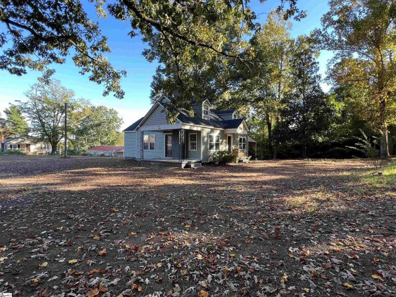 Property image 3 at 505 W King Street, Easley, SC 29640