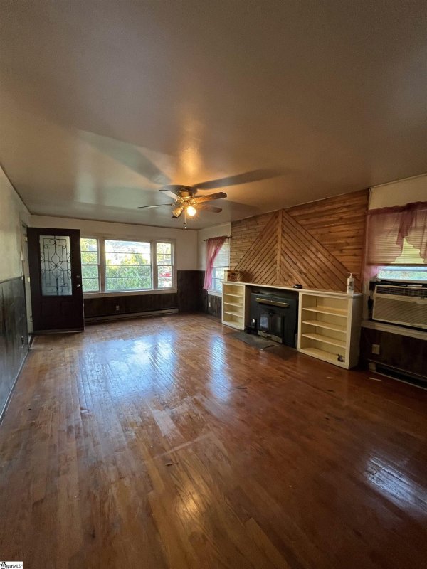 Property image 2 at 2 Rocky Knoll Drive, Greenville, SC 29605