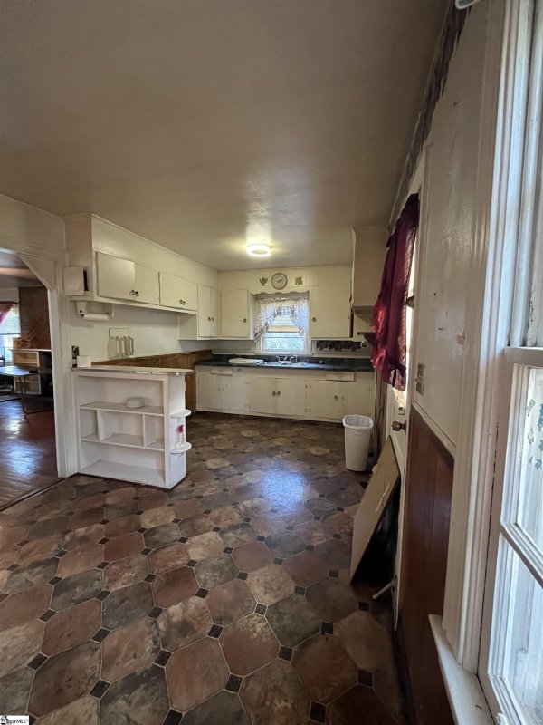 Property image 4 at 2 Rocky Knoll Drive, Greenville, SC 29605