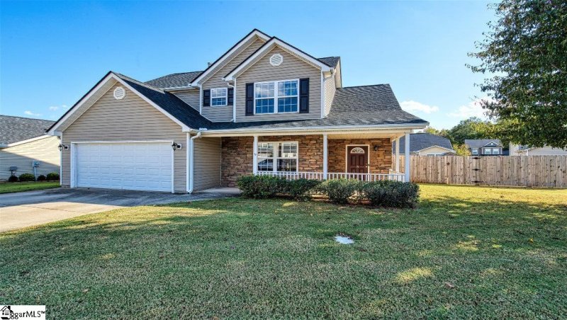 8 Heatherfield Drive