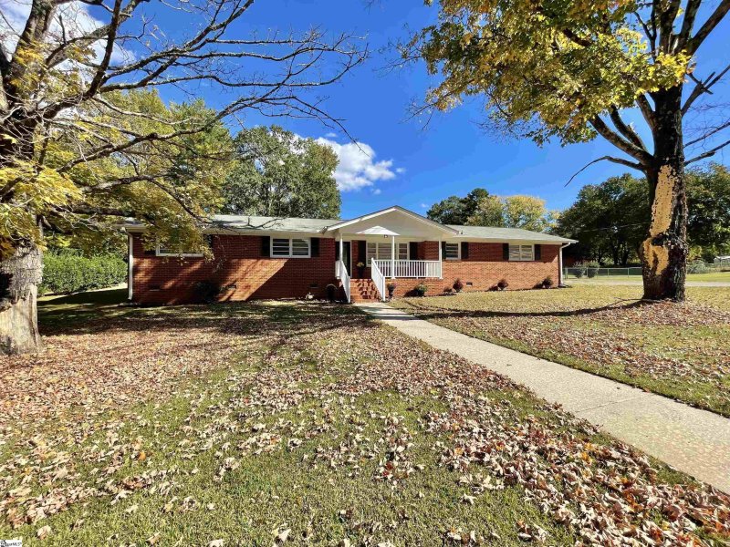 Property image 2 at 438 Bonita Drive, Easley, SC 29642