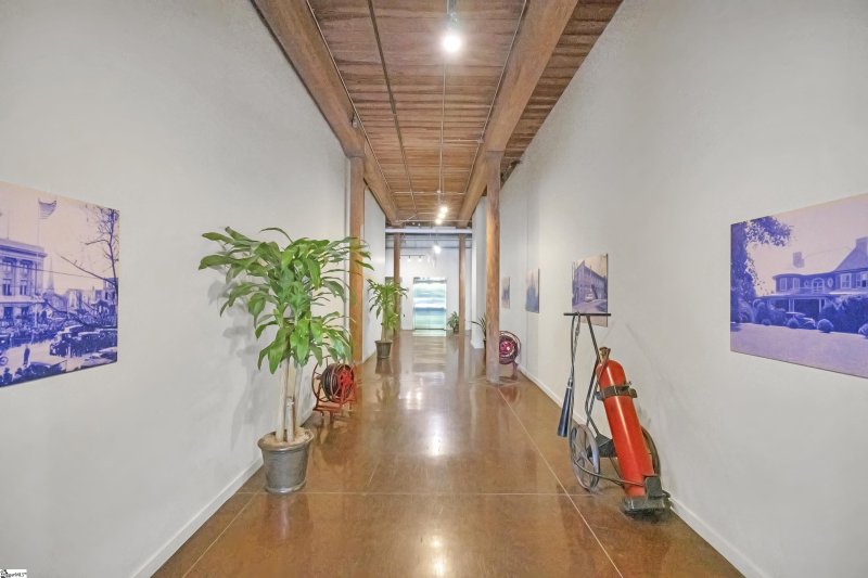 Property image 3 at 400 Mills Avenue, Greenville, SC 29605