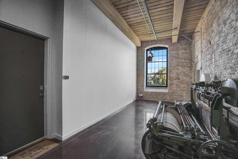 Property image 4 at 400 Mills Avenue, Greenville, SC 29605