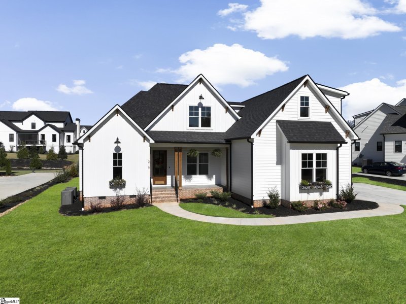 Property image 2 at 215 Braxton Meadow Drive, Simpsonville, SC 29681