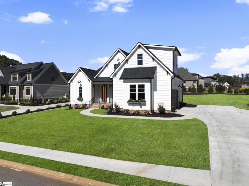 Property image 3 at 215 Braxton Meadow Drive, Simpsonville, SC 29681