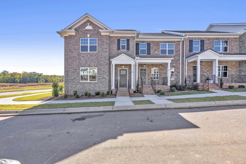 Property image 2 at 36 Peckham Street, Greenville, SC 29607