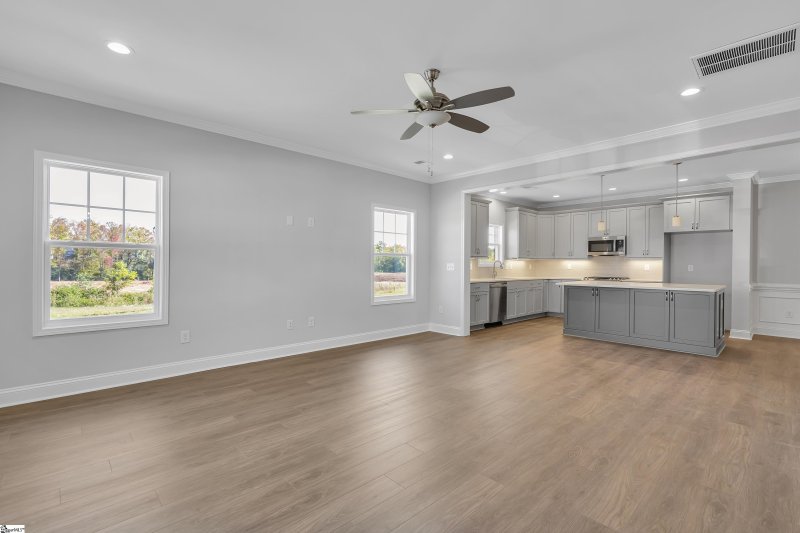 Property image 4 at 36 Peckham Street, Greenville, SC 29607