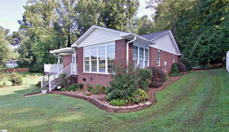 Property image 4 at 415 Serena Circle, Anderson, SC 29621