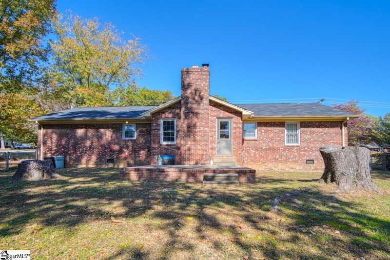 Property image 2 at 2602 E Lee Road, Taylors, SC 29687-3056