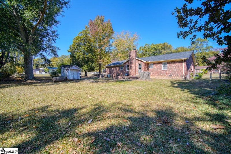 Property image 4 at 2602 E Lee Road, Taylors, SC 29687-3056