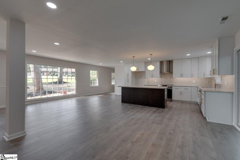 Property image 2 at 107 Huntington Drive, Anderson, SC 29625