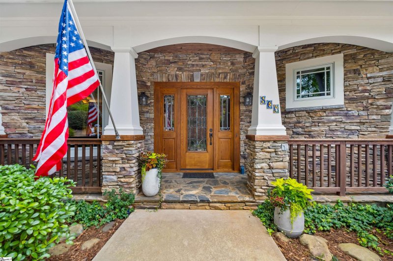 Property image 2 at 806 Elmtree Lane, Seneca, SC 29672