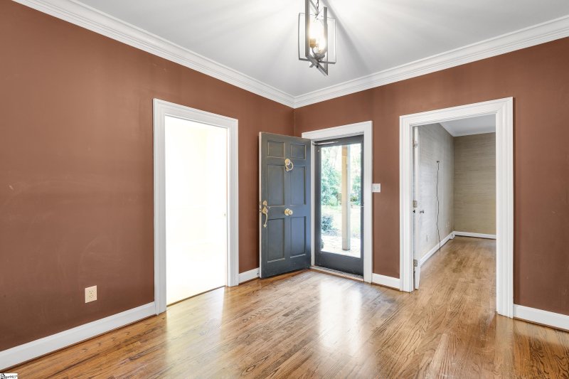 Property image 3 at 300 E Broad Street, Greenville, SC 29601