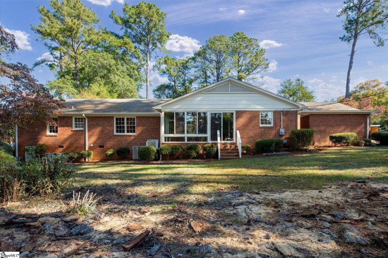 Property image 3 at 264 Winfield Drive, Spartanburg, SC 29307