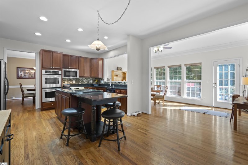 Property image 4 at 304 Cedar Berry Lane, Greenville, SC 29611