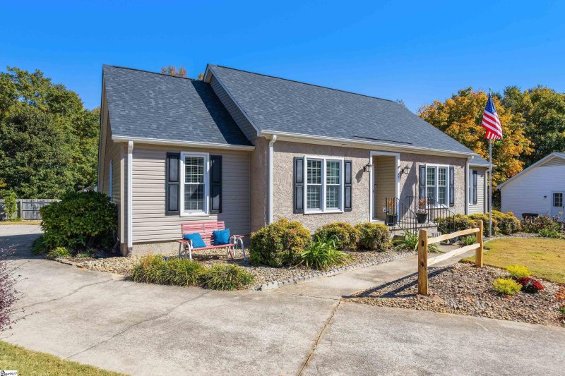 Property image 2 at 104 Germantown Court, Greer, SC 29650