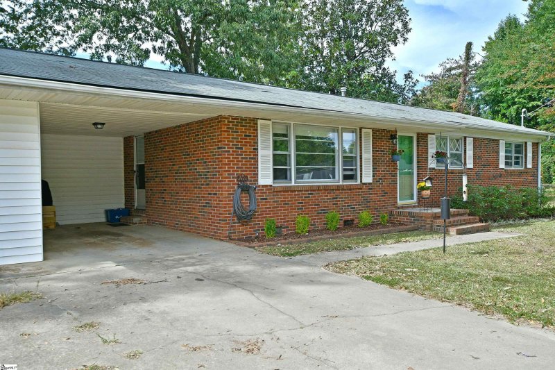 Property image 3 at 215 Lanewood Drive, Greenville, SC 29607