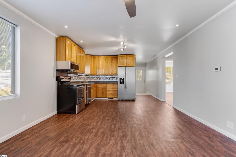 Property image 3 at 122 Rock View Street, Easley, SC 29640