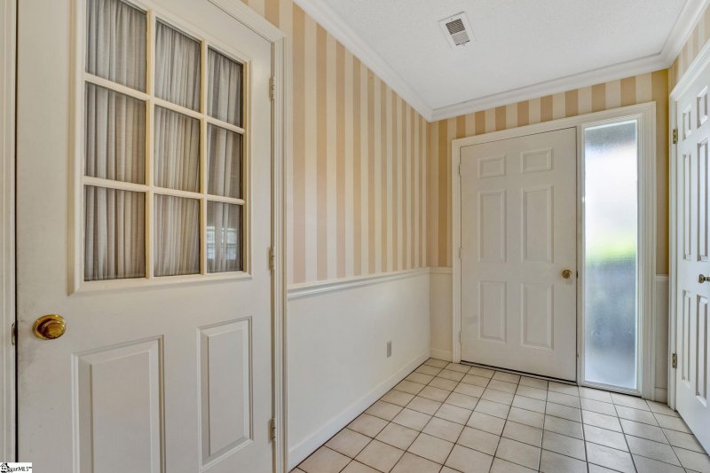 Property image 3 at 1 Club Pointe, Taylors, SC 29687