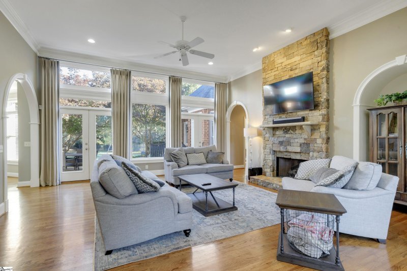 Property image 2 at 6 E Cleveland Bay Court, Greenville, SC 29615